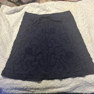 EUC Max Studio Skirt Women’s Size Small Navy Textured Floral Drawstring.